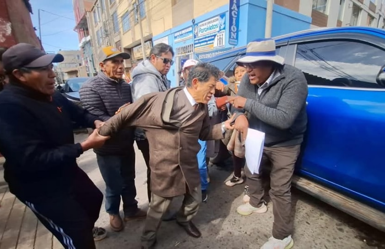 Ciudadanos interceptan a juez por medida cautelar que paraliza obra