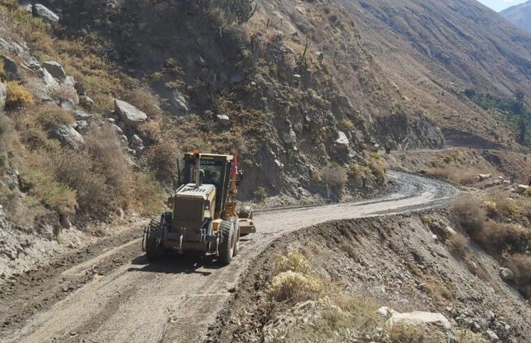 Contraloría advierte riesgos de calidad en obra vial Pampacolca-Tipán