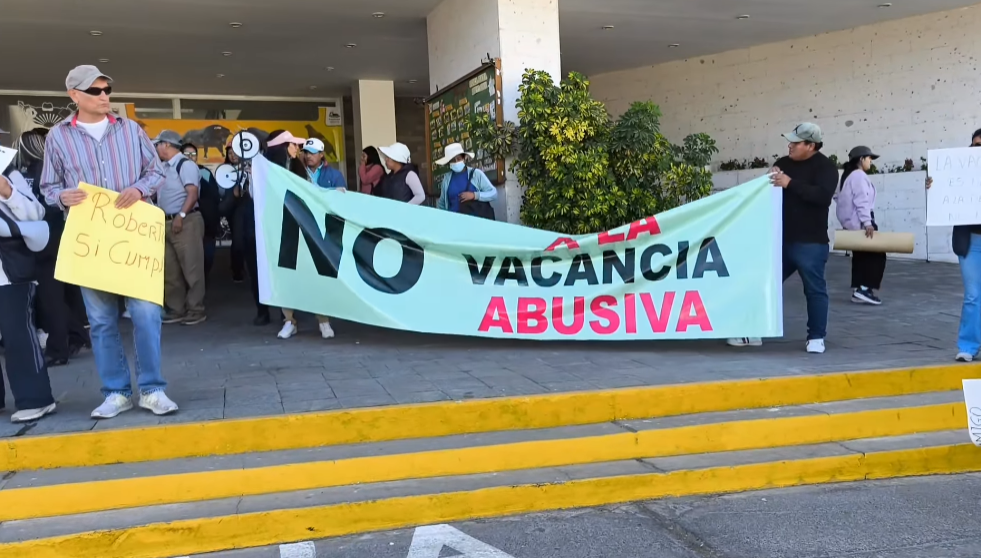 Sesión de vacancia contra alcalde de Socabaya termina con agresiones a regidores