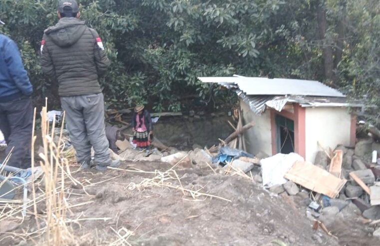 Madre de familia fallece sepultada tras deslizamiento de cerro