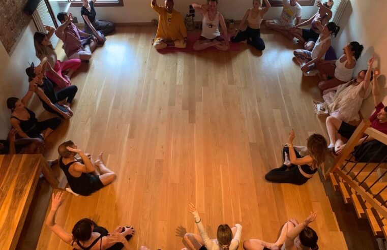 Cada vez más personas aceptan que la verdadera felicidad no está en lo externo