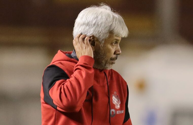 Aumentan dudas sobre renovación de Marco Valencia