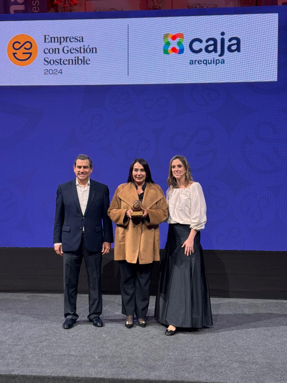 Caja Arequipa recibe distintivo Empresa con Gestión Sostenible