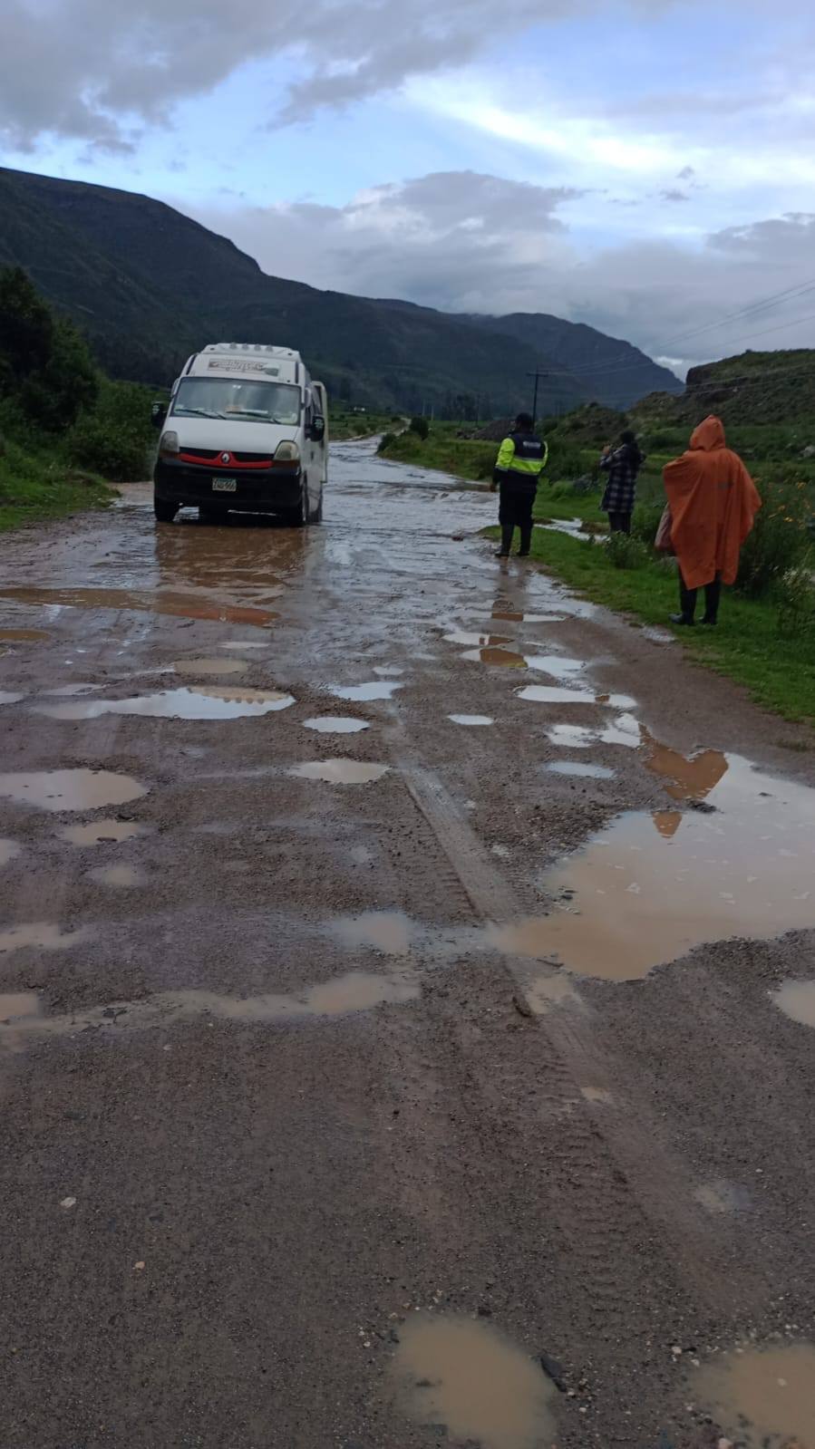 Esperan asignación de S/30 mil para reactivar carretera Lari-Madrigal