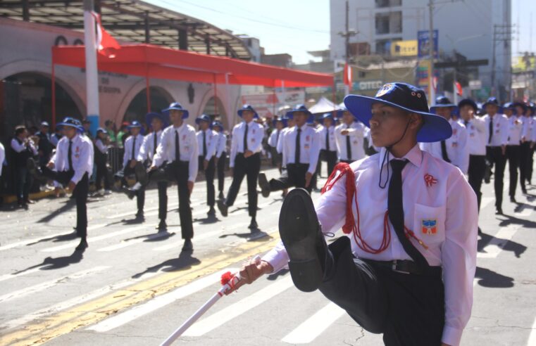 Escolares demostraron orden, disciplina y amor a la patria