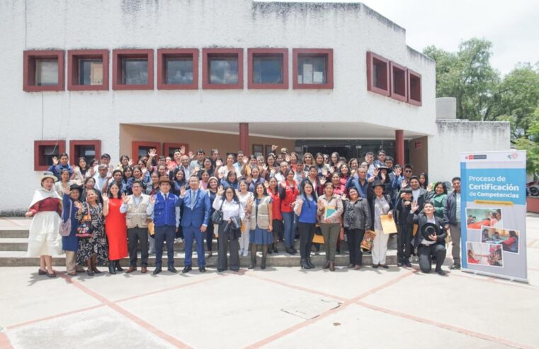 Certifican a 200 servidores públicos para brindar atención en quechua