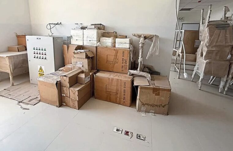 Observación de Asesoría jurídica retrasa marco legal para reubicar equipos médicos almacenados