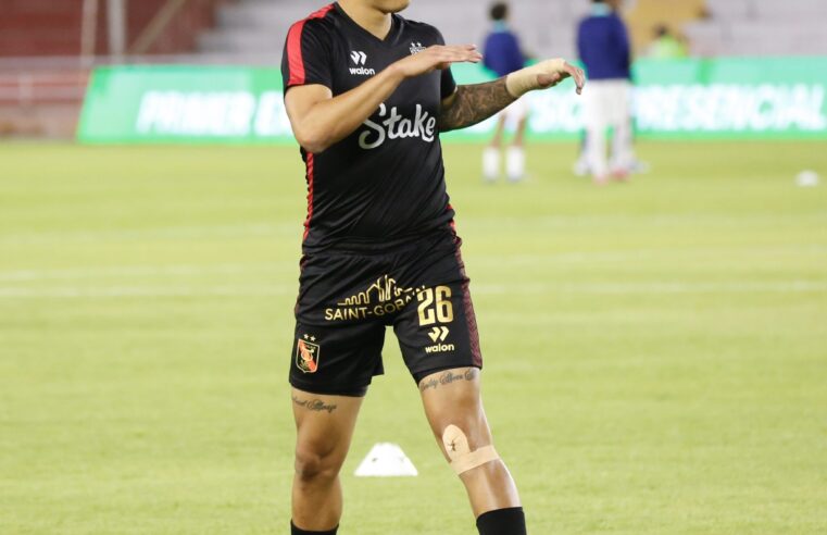 El FBC Melgar dio emotiva despedida a Kenji Cabrera