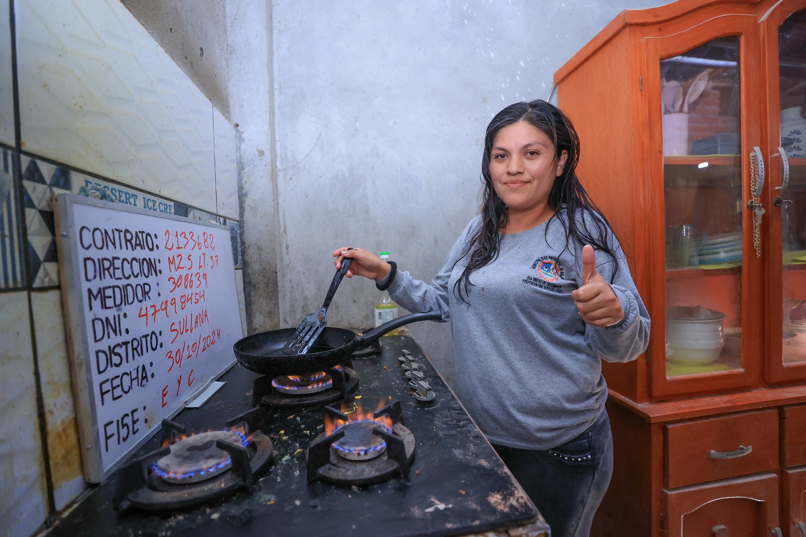 Fase inicial de proyecto de distribución de gas natural beneficiará a mil hogares
