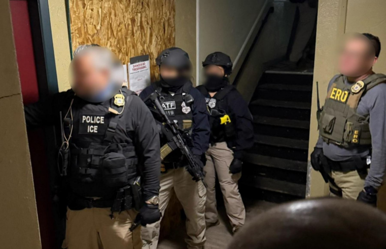 Jueza prohíbe a Trump arrestara migrantes por su perfil racial