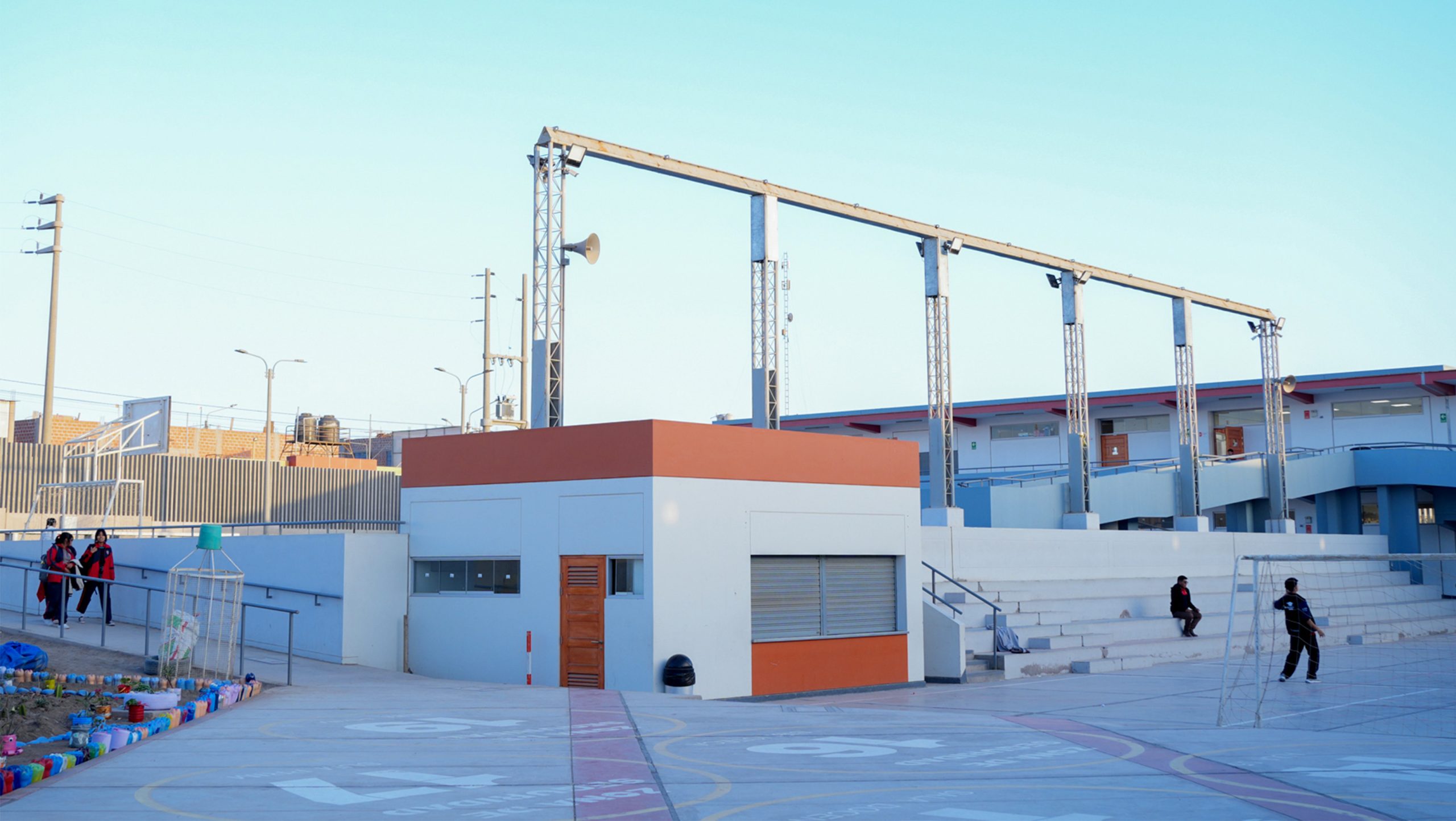 Evidencian daños prematuras en obra de colegio Fe y Alegría recibida hace 2 años