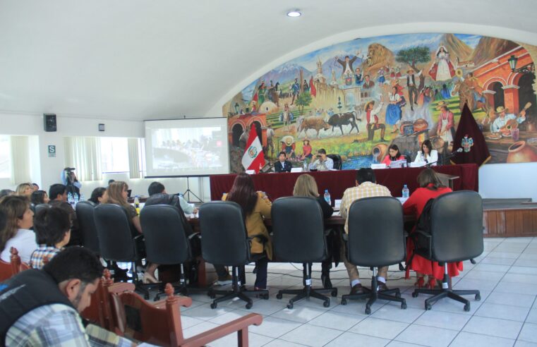 Hoy evalúan permiso para viaje de alcalde provincial a EE. UU.