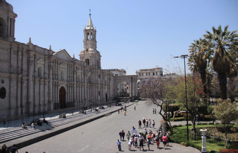 Bloqueo en Panamericana Sur reduce en 5% afluencia turística en Arequipa