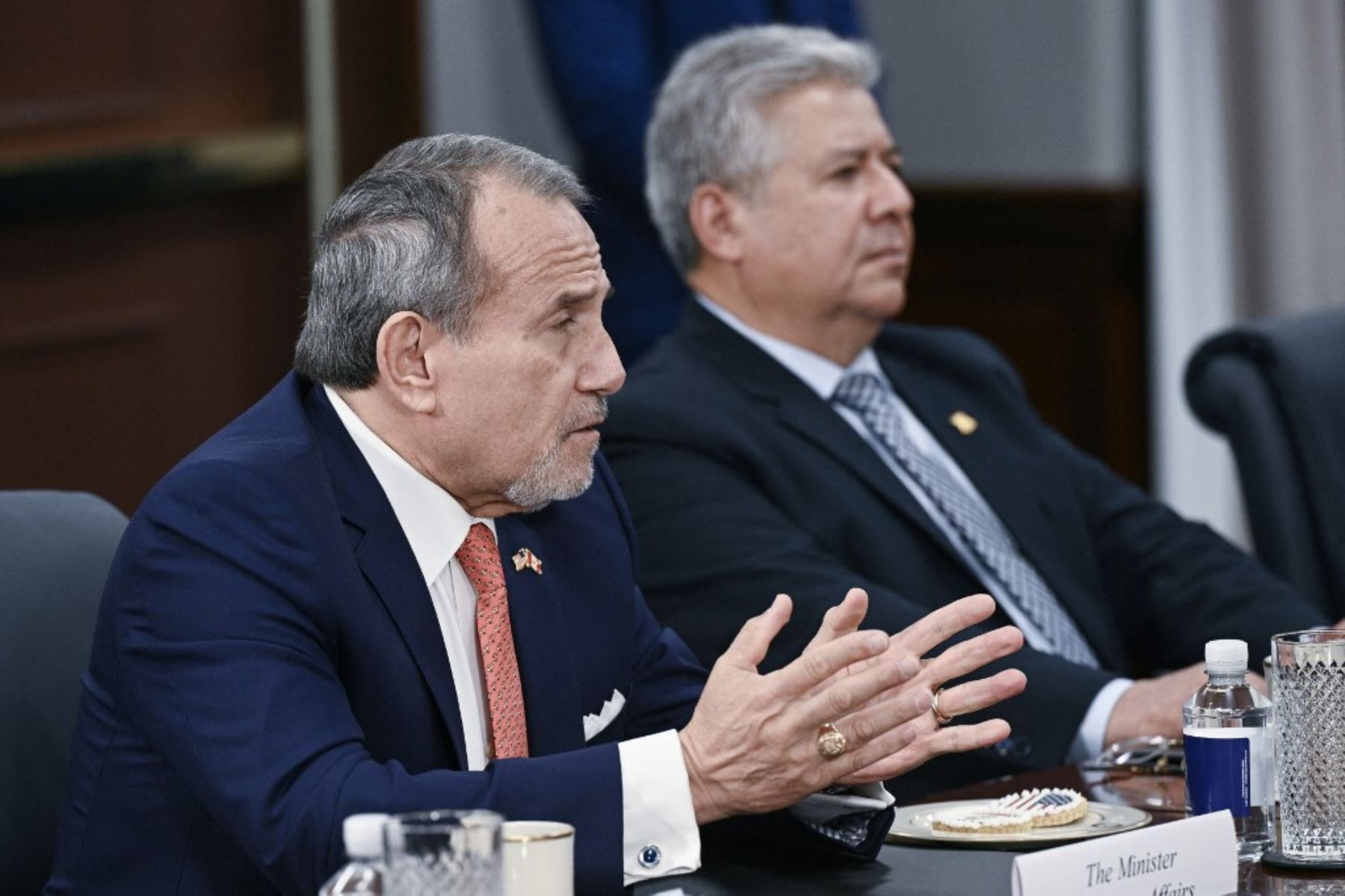 Canciller y ministro Astudillo viajarán a Suecia y Francia