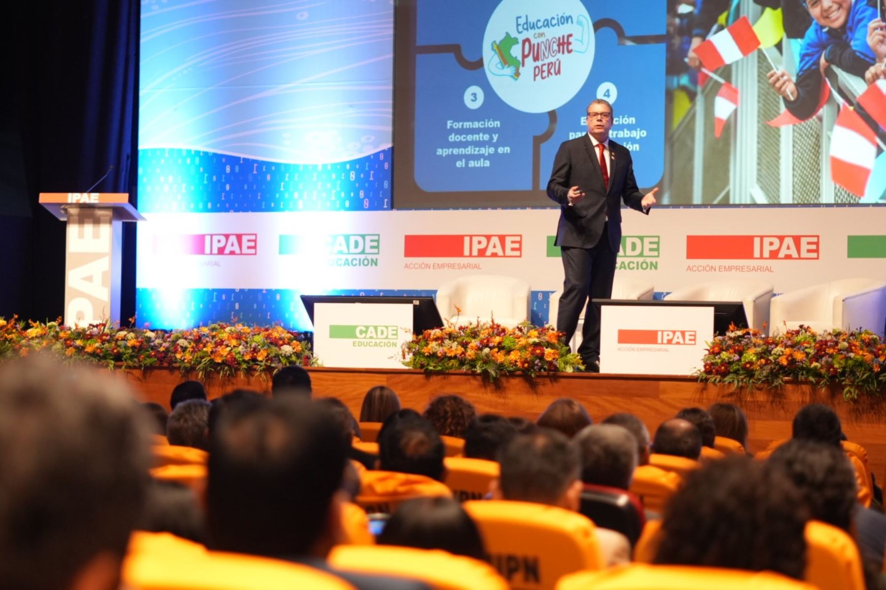 Transformación digital beneficia a 4.6 millones de estudiantes