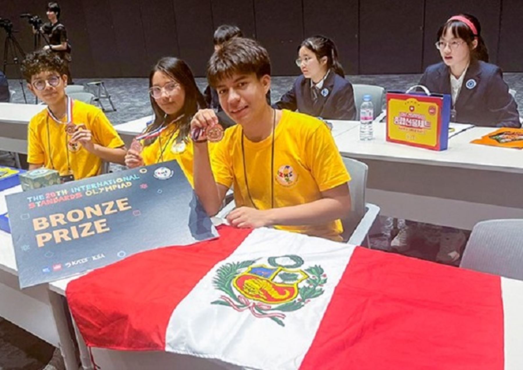 Estudiantes del COAR logran medalla de bronce en Corea