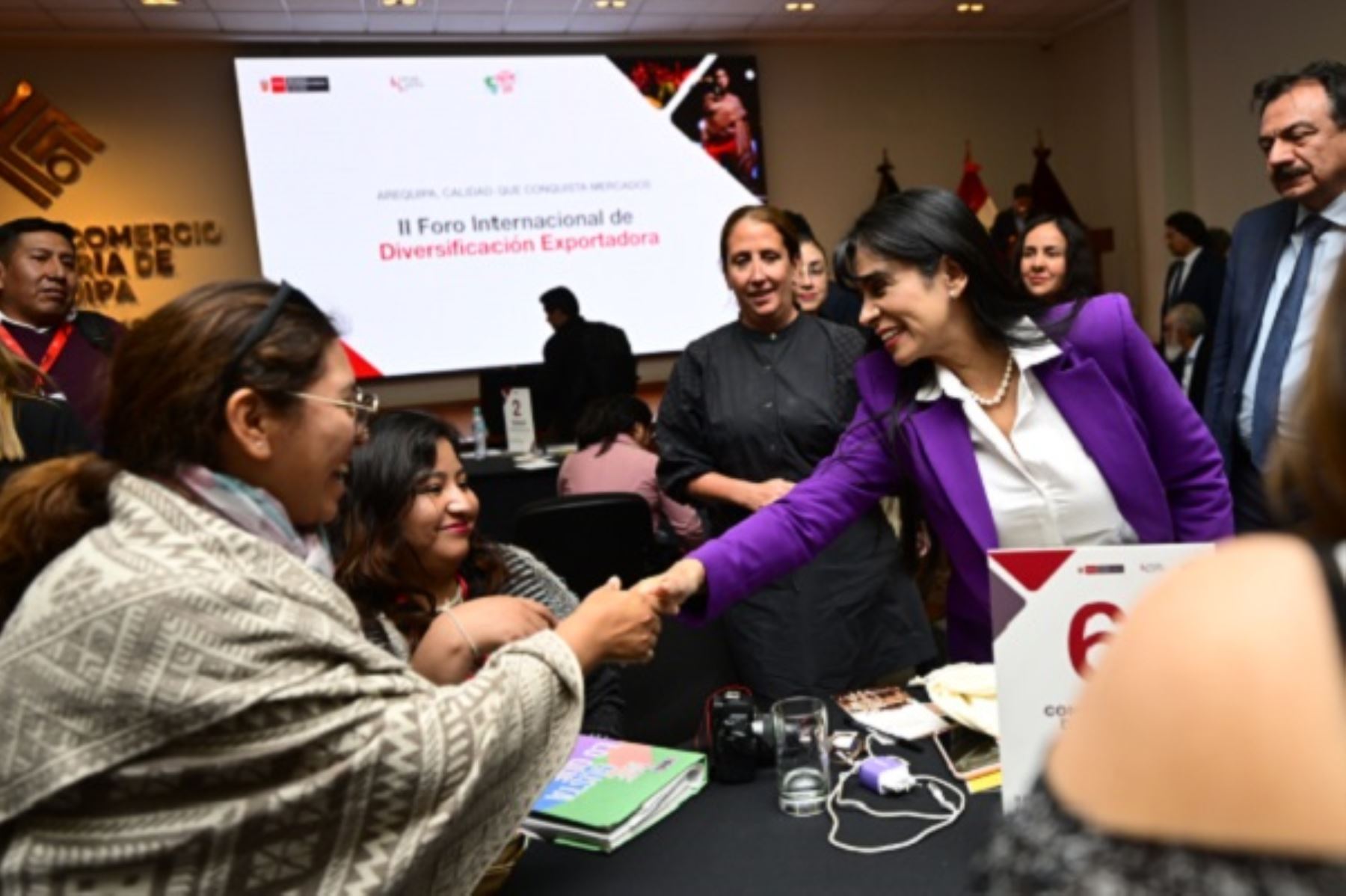 Mipymes de Arequipa se conectan con compradores de siete países