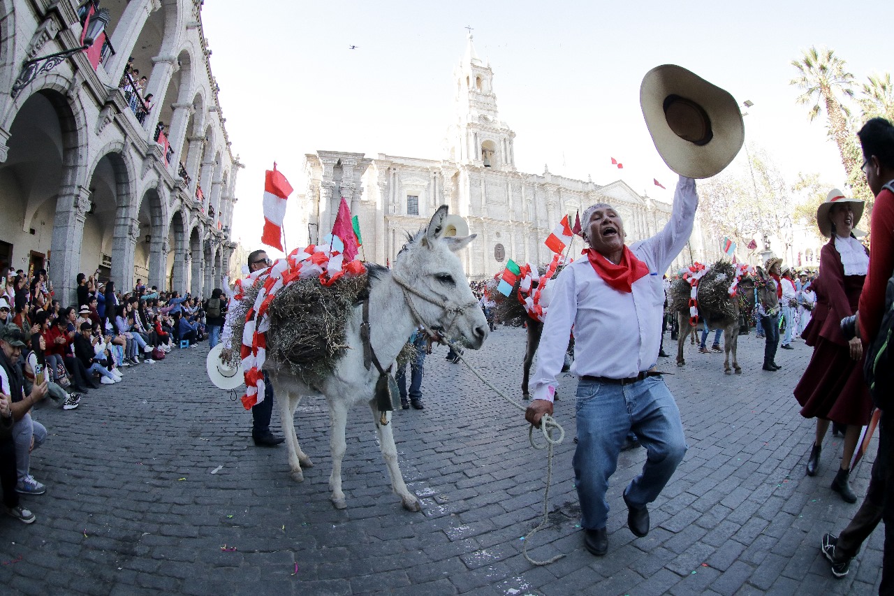Miles de pobladores se unieron a la Entrada de Ccapo de Cayma