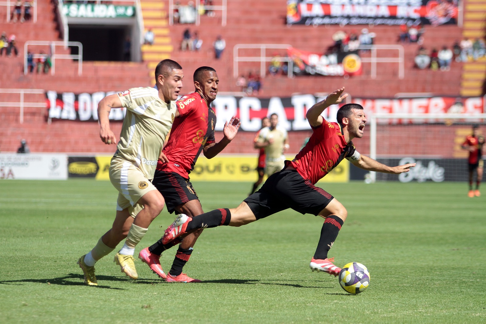 Responsabilidad y vuelta a la página pide Cuesta