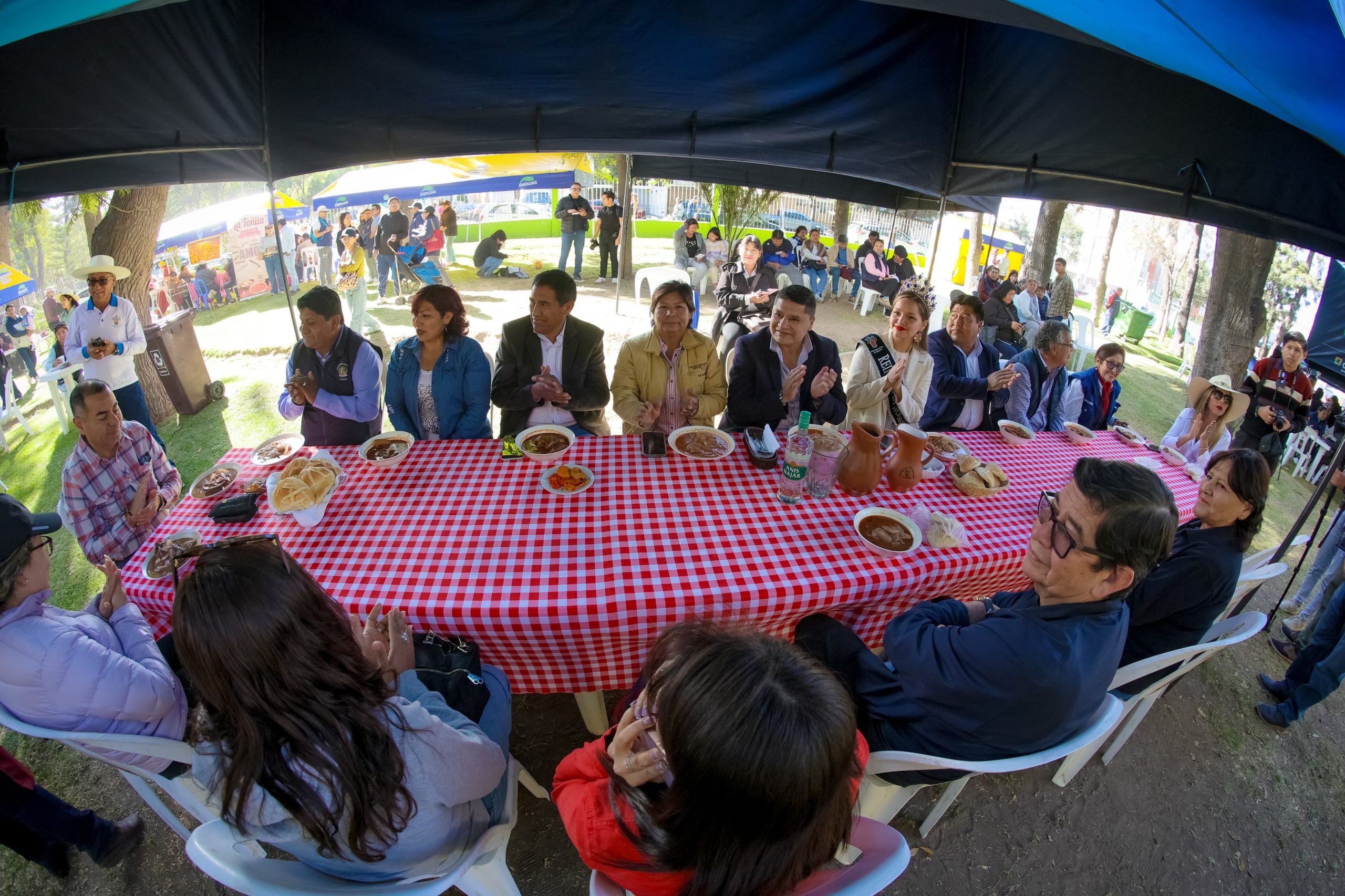Adobo, tradición viva: miles degustaron plato típico en Cayma y en el Cercado