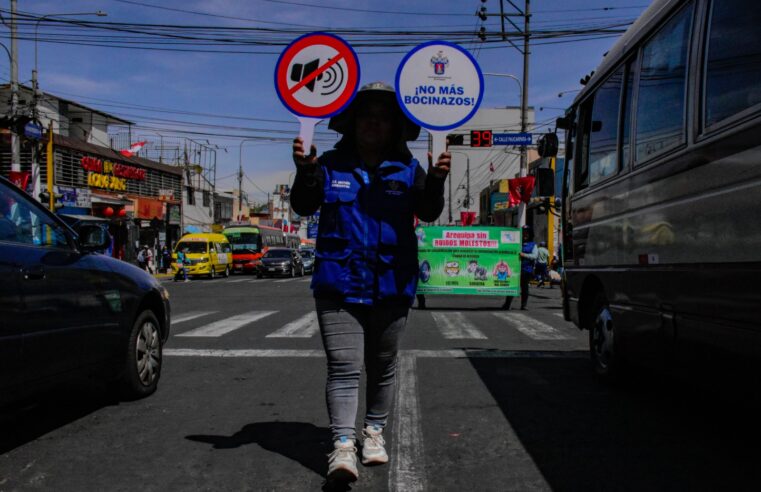 Sensibilizan a conductores sobre efectos de gases contaminantes y ruido excesivo