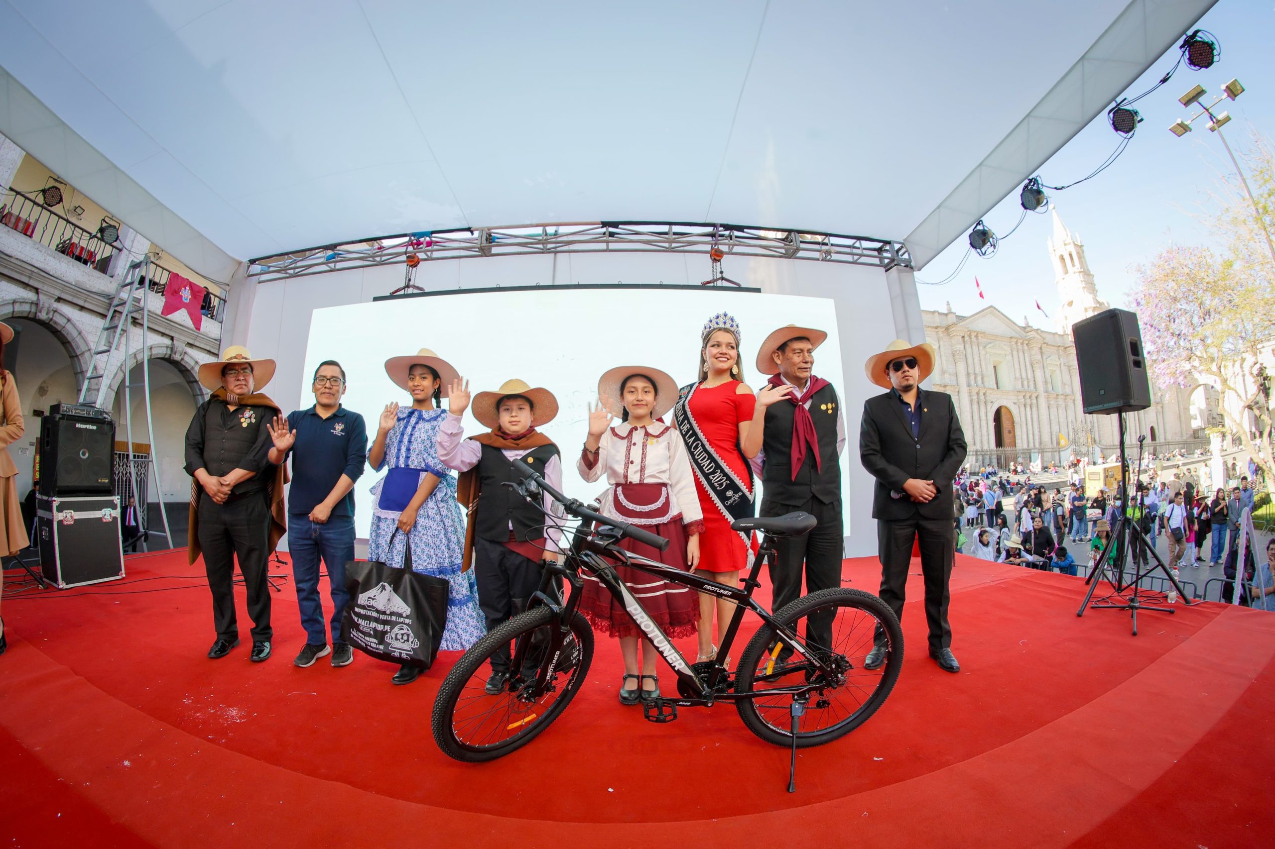 Seis ganadores en Concurso Escolar de Poesía Loncca 2025