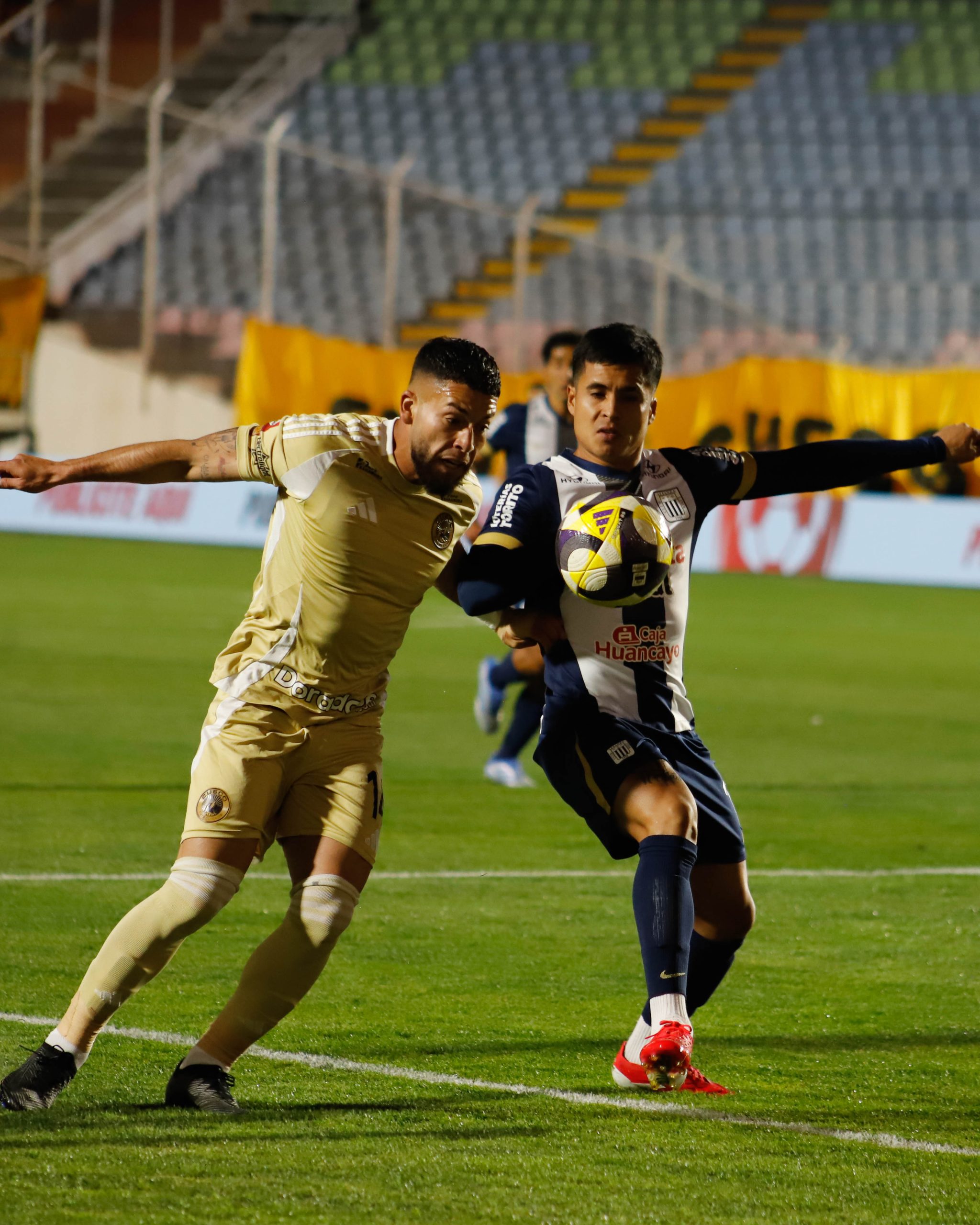 Cusco FC y Sporting Cristal defienden la punta del Clausura