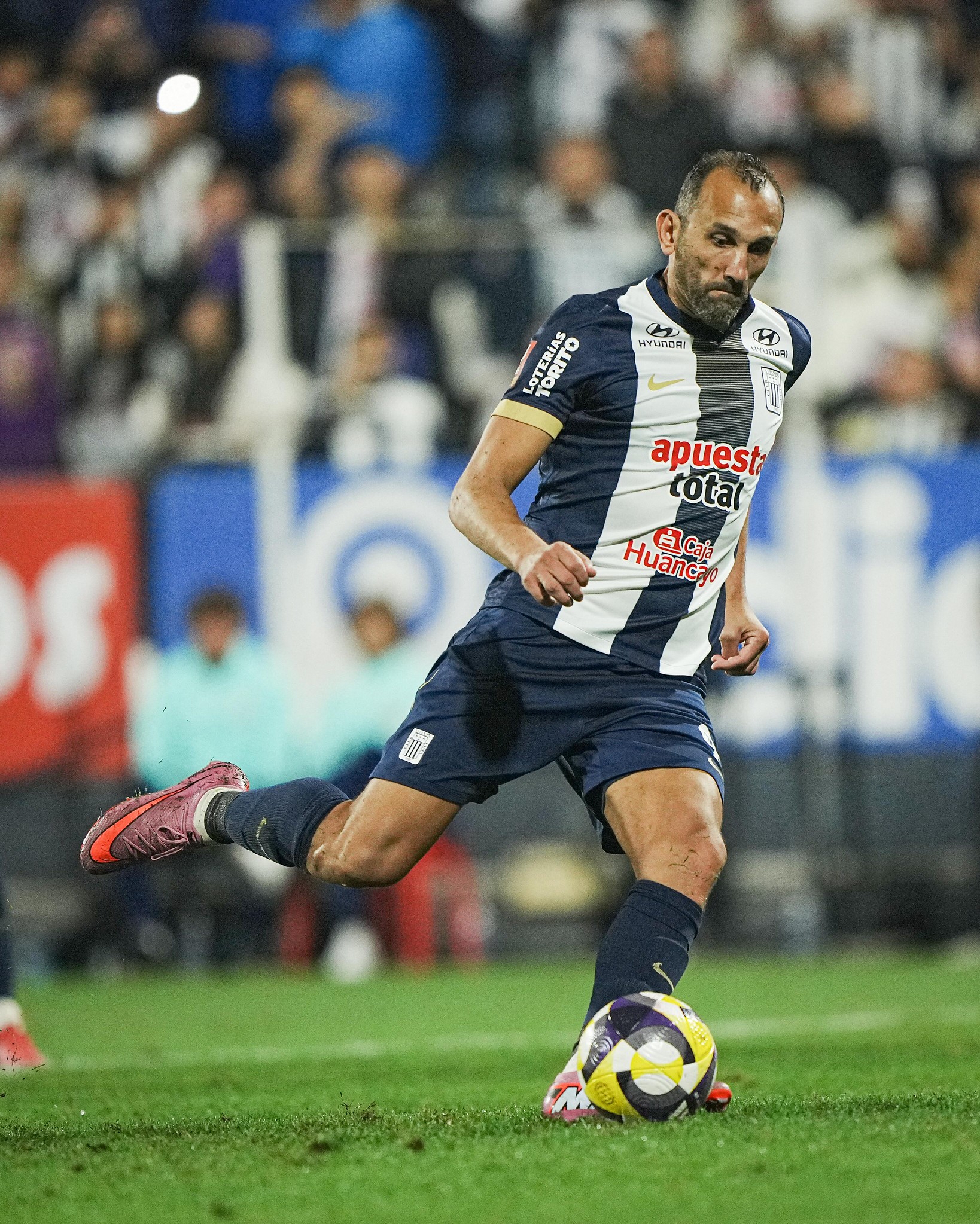 Barcos no respetó los códigos de los futbolistas criticó Ferrari