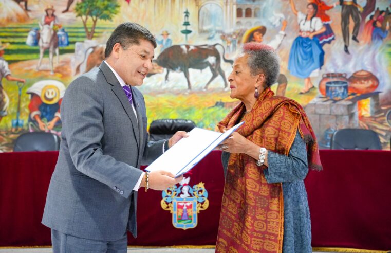 Susana Baca visitó Arequipa y fue reconocida por la MPA