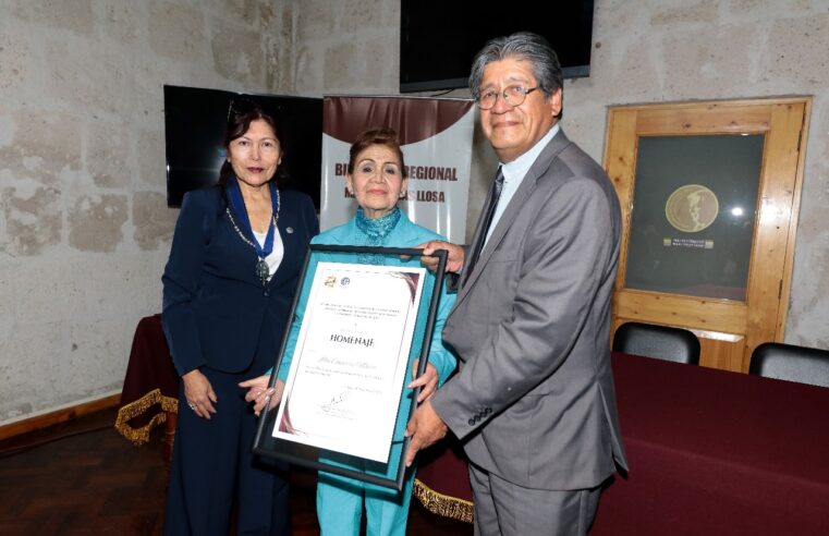 Distinguen a escritora y poeta Lilia Gutiérrez