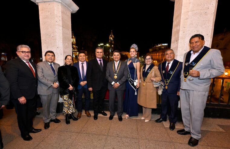 Caja Arequipa recibe reconocimiento por sus 39 años