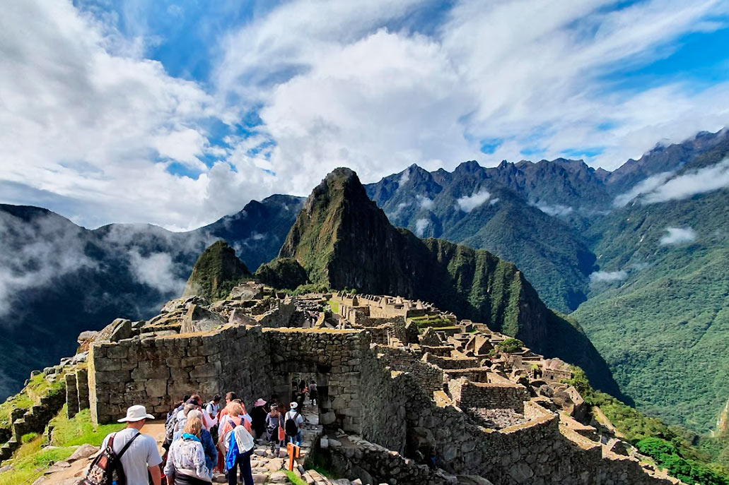 Cuestionan venta presencial de entradas a Machu Picchu