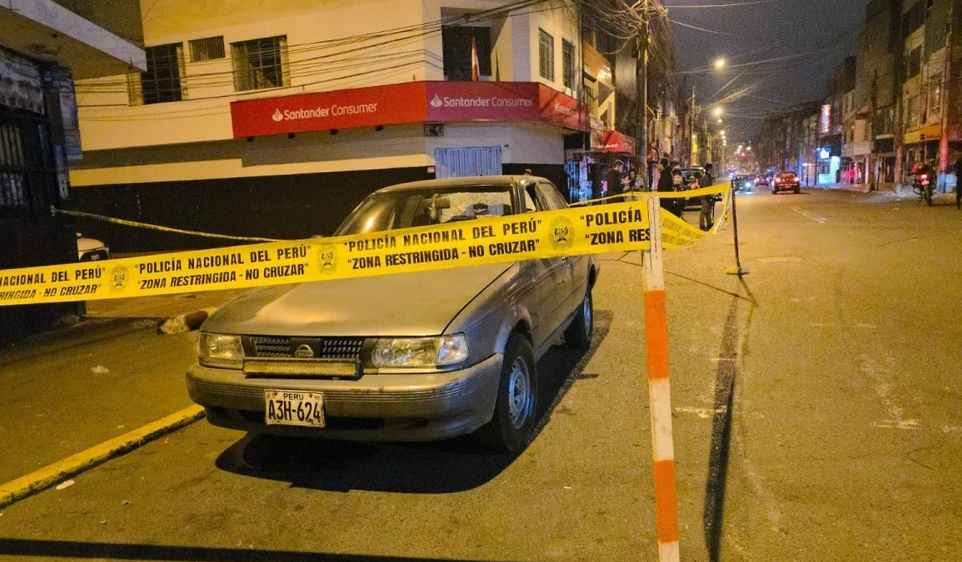 Una mujer y un anciano heridos en ataque armado contra un colectivo