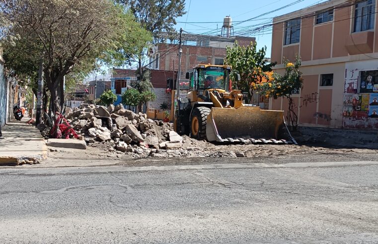 Vecinos de Miraflores exigen celeridad en obras viales por ruidos y destrozos