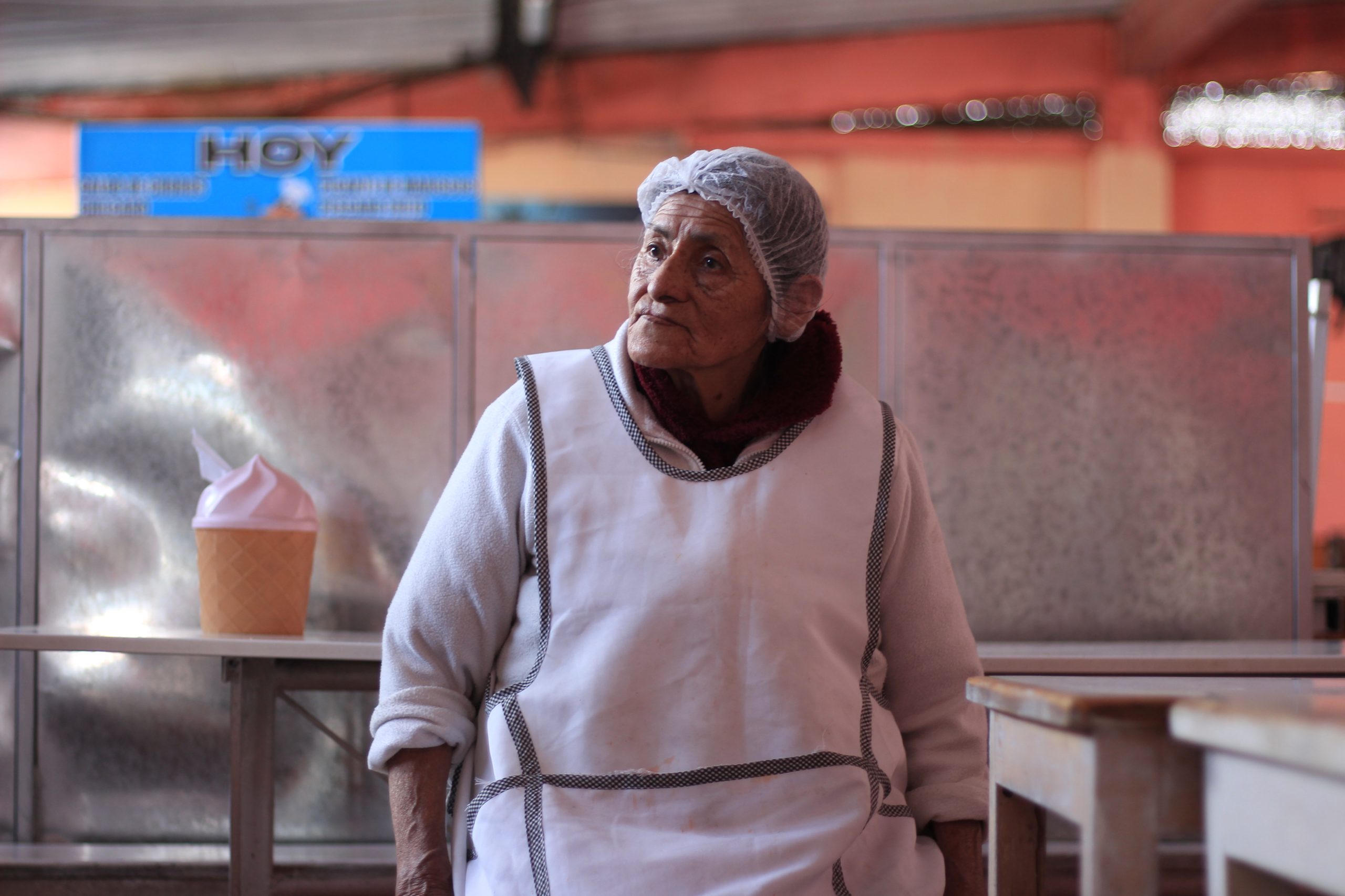 De la pampa y polvo al bullicio del mar: Dora y el corazón del Terminal Pesquero San Pedro Pescador