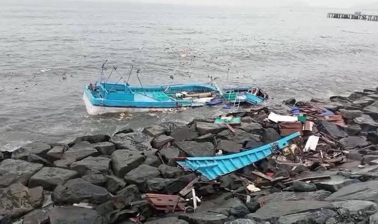 Oleajes anómalos afectan litoral de Islay