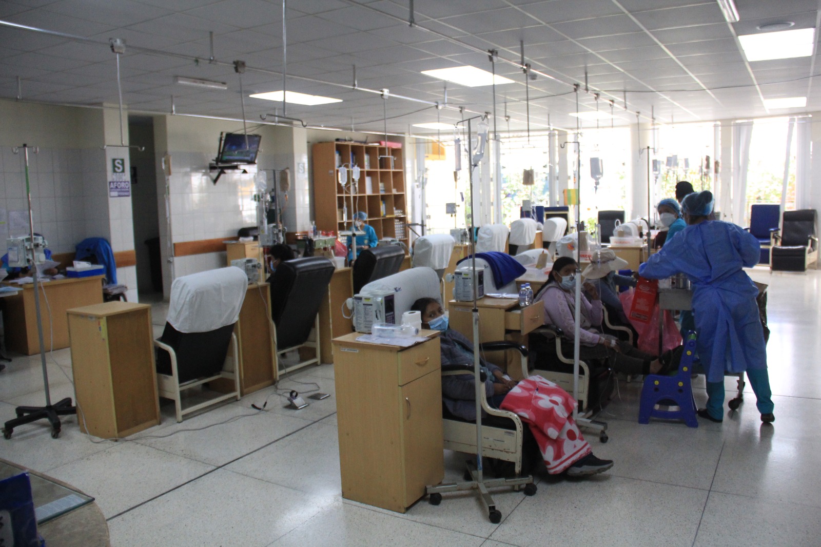 Iren Sur asegura atención oncológica, pero sin recursos para mantenimientos de equipos