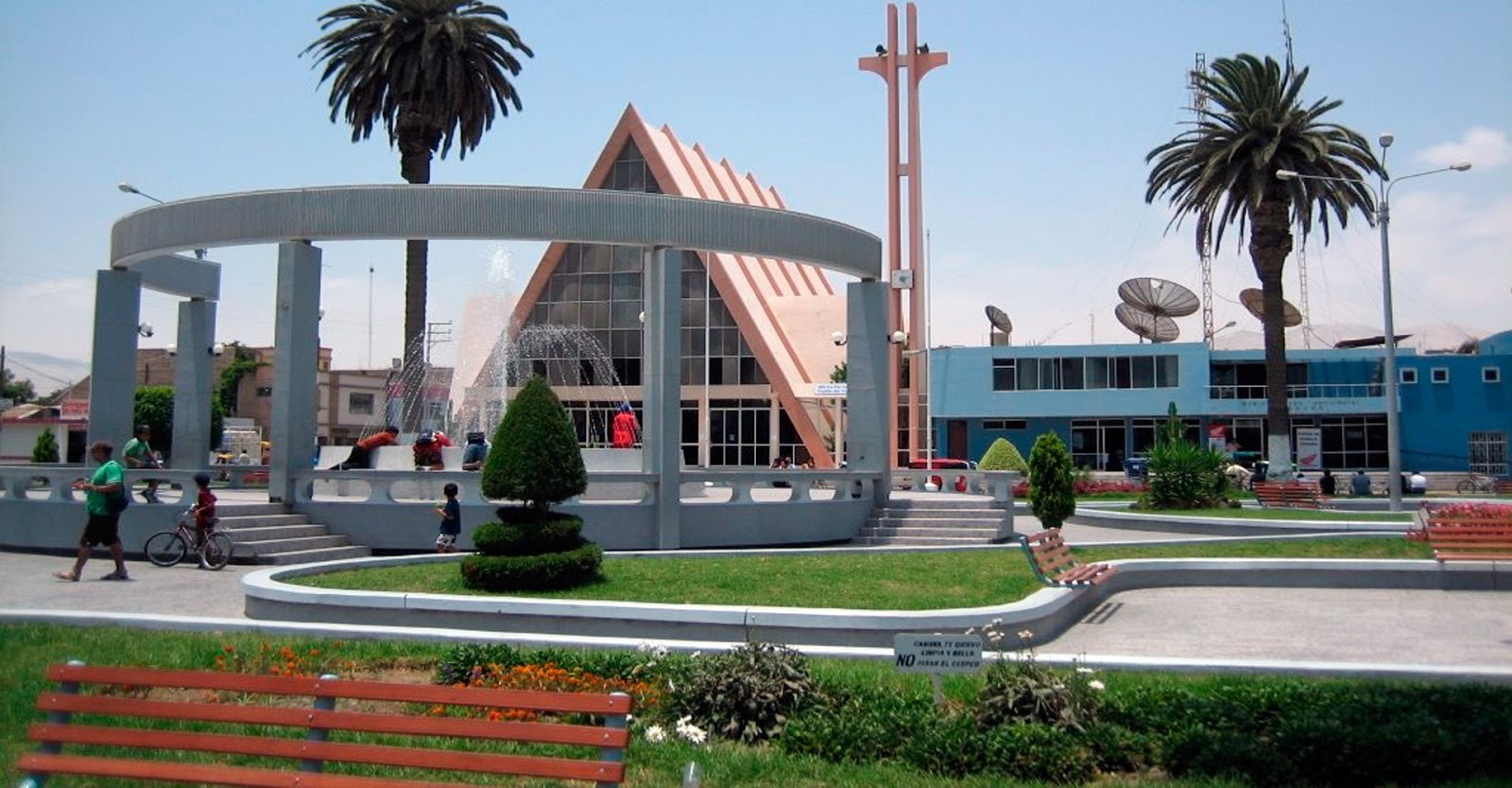 Camaná, paraíso costero del sur del Perú Sol, mar y tradición en la perla del sur arequipeño.