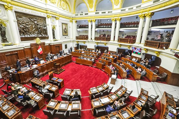 Pugna entre las bancadas por controlar comisiones