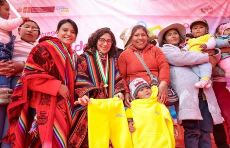 Más de 2 700 usuarios de Cuna Más reciben prendas de abrigo