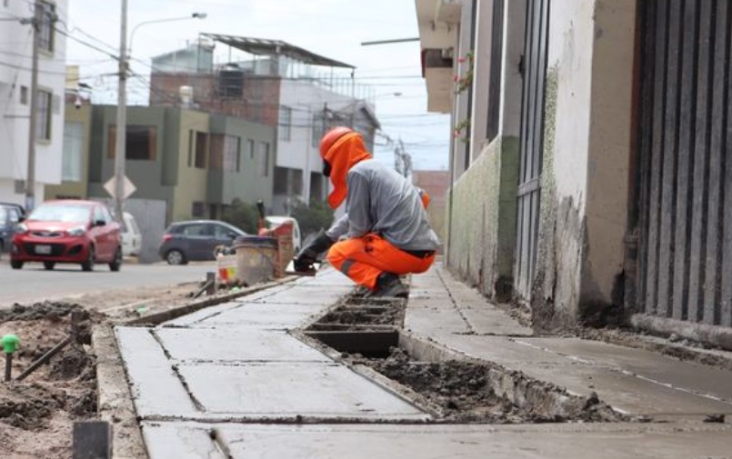 Ejecutan trabajos fuera de plazo y sin personal clave de supervisión