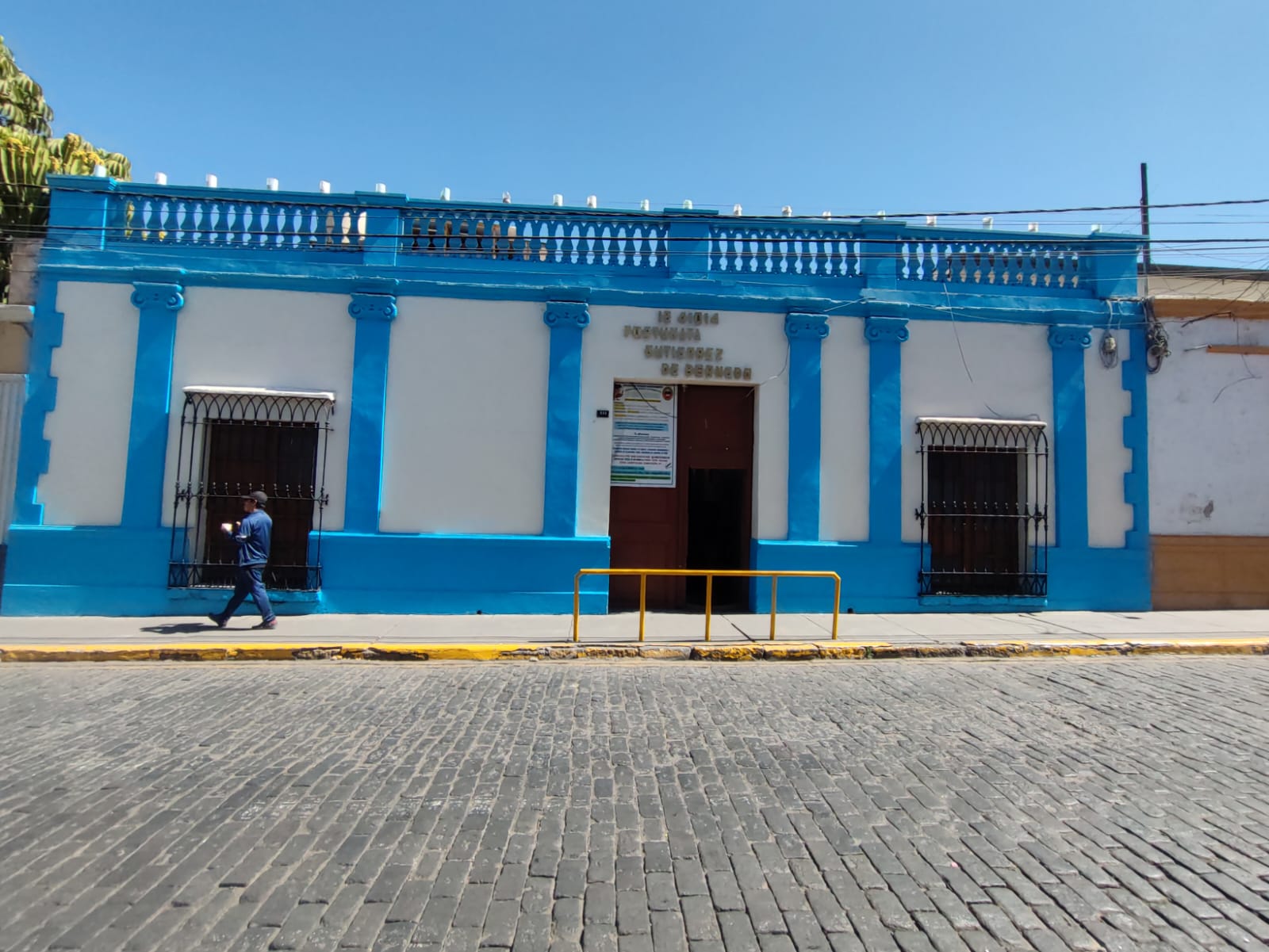 Acusan a maestro de maltratar a niños de colegio en el Cercado