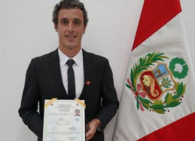 Perú: nueva ley complica nacionalización de futbolistas