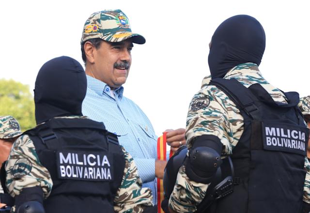 Venezuela: ministro de Defensa llama a la calma tras alistamiento de milicianos