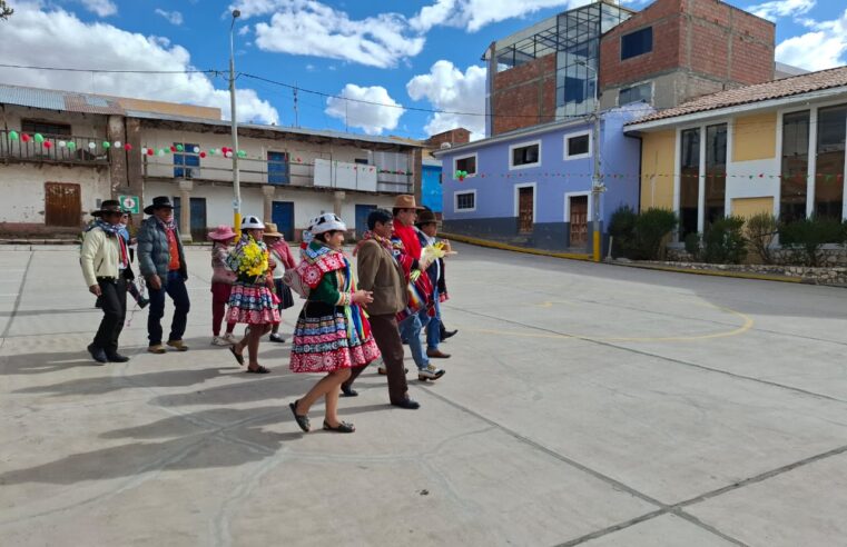 Más de 10 000 vecinos de Checca ya cuentan con pistas y veredas