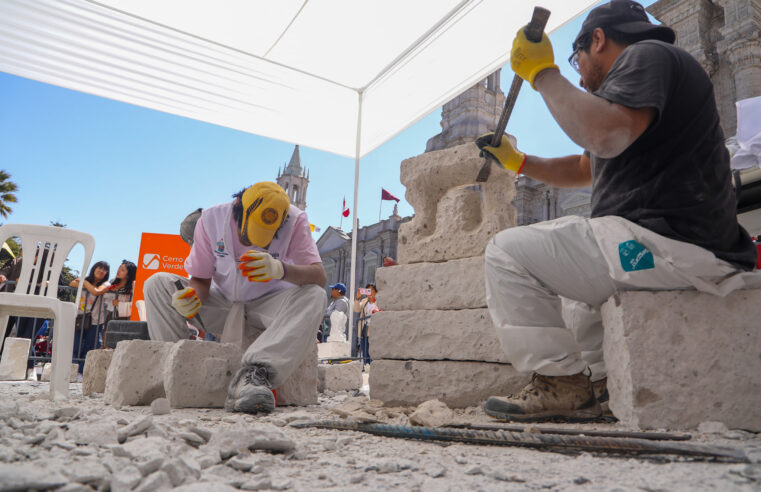Destreza tradicional en vivo llega a la Plaza de Armas con 86 artistas
