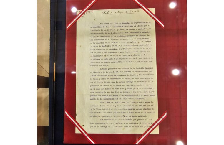Tarata conmemora 100 años de su retorno al suelo peruano