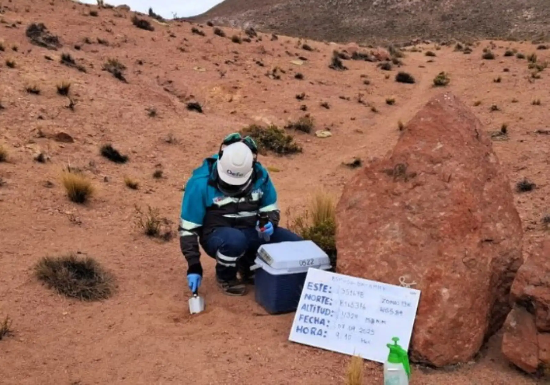 OEFA supervisa derrame de diésel tras vuelco de cisterna en Carumas