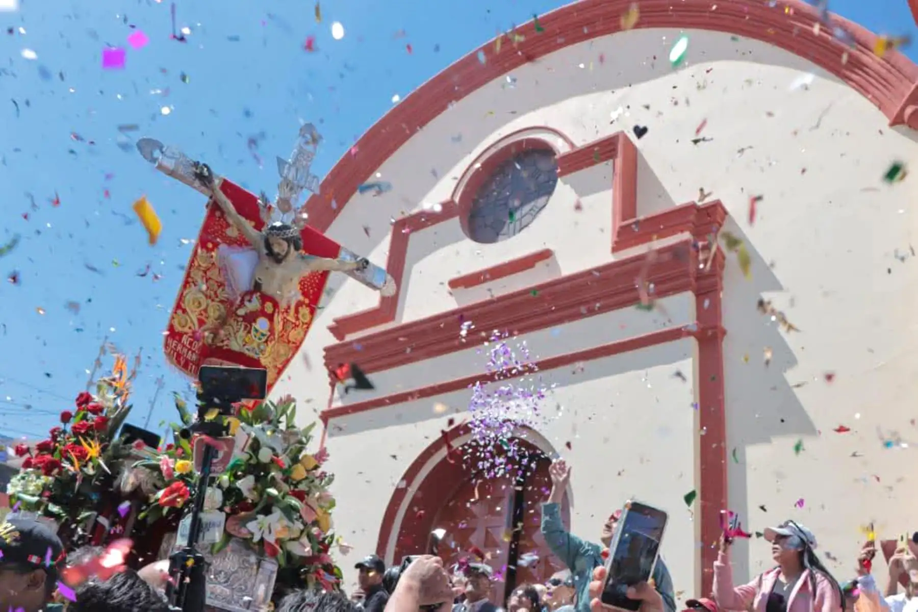 Miles recorren más de 90 kilómetros para honrar al Señor de Locumba