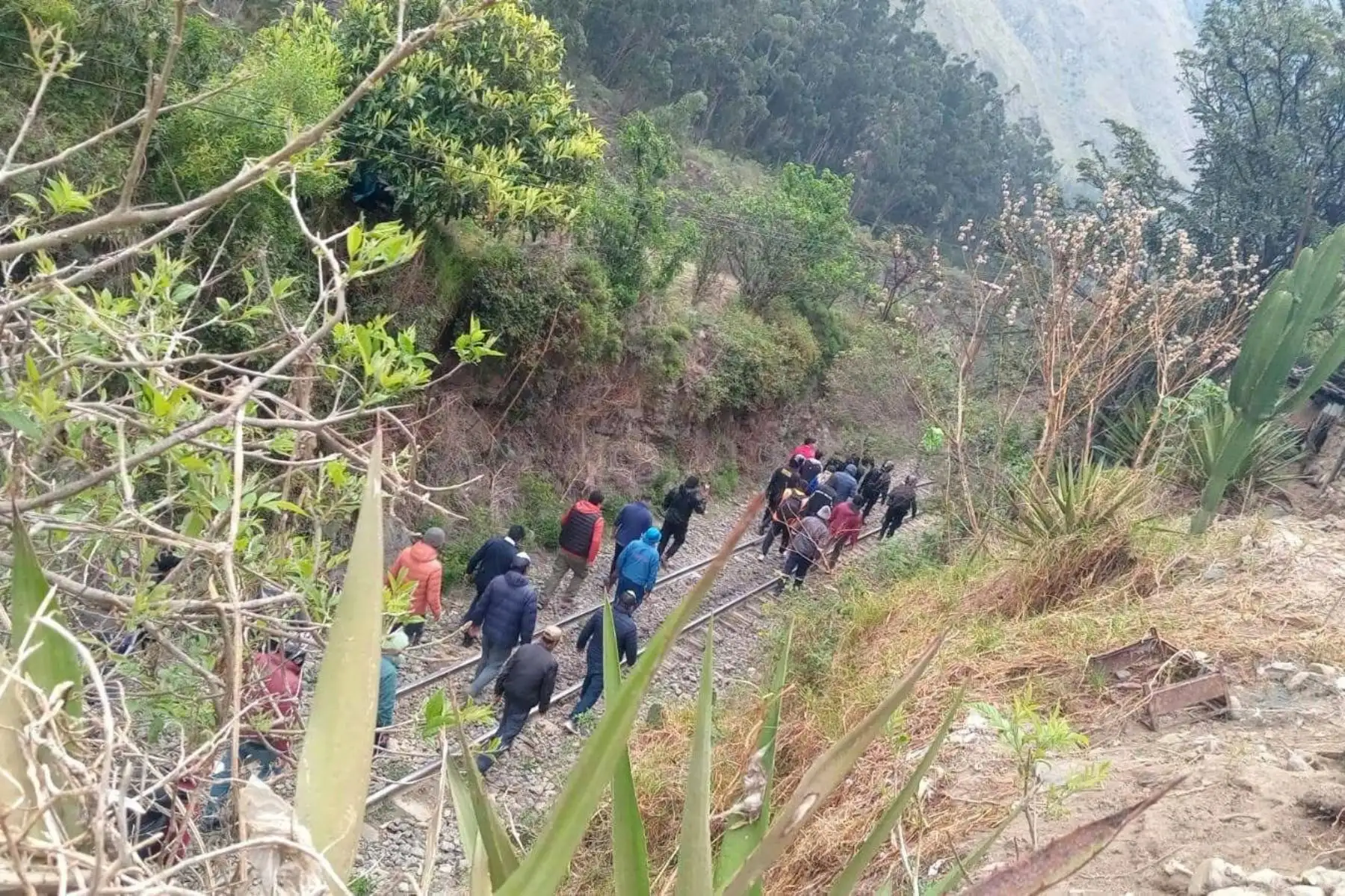 Segundo día de paralización seca afecta el transporte ferroviario